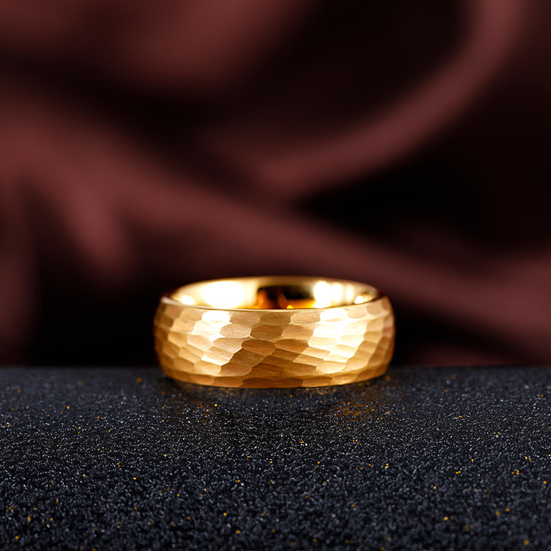 ハンマー多面チタンリング男性女性のための黒つや消しステンレス - Wedding Zone のレビューと価格